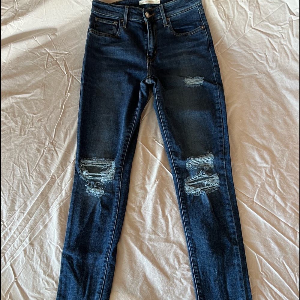 Levi’s 721 High Rise Skinny Jeans 26”W 30”L